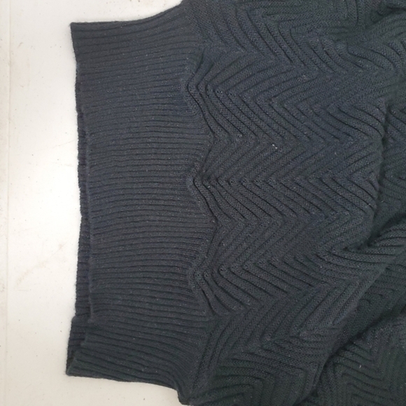 Lane Bryant Black Metallic Thread Short Sleeve Sparkly Sweater Size 14/16 - Picture 6 of 14